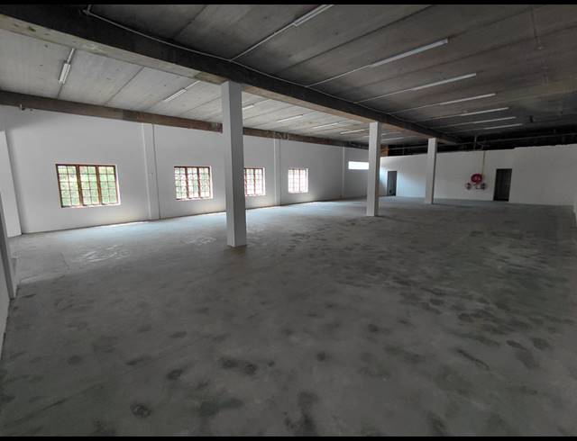 429M² OFFICE TO LET IN HALFWAY GARDENS